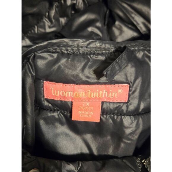 Woman Within Women's Size 2X (26/28) Black Lightweight Hooded Puffer Jacket - Picture 6 of 7